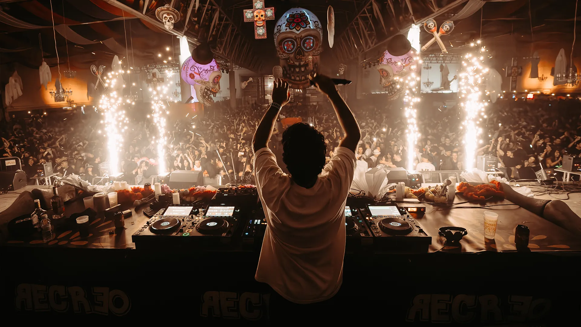 dj en fiesta tematica recreo