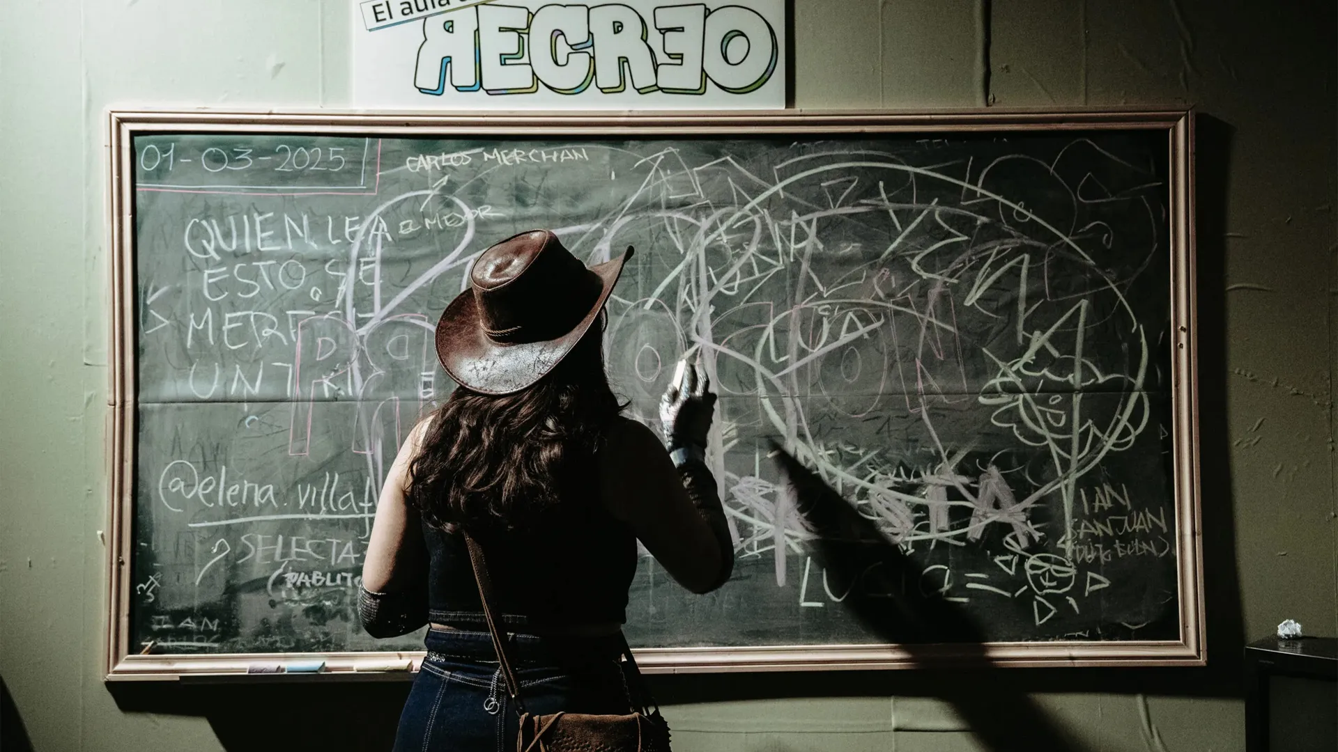 fondo pizarra fiesta invasion recreo